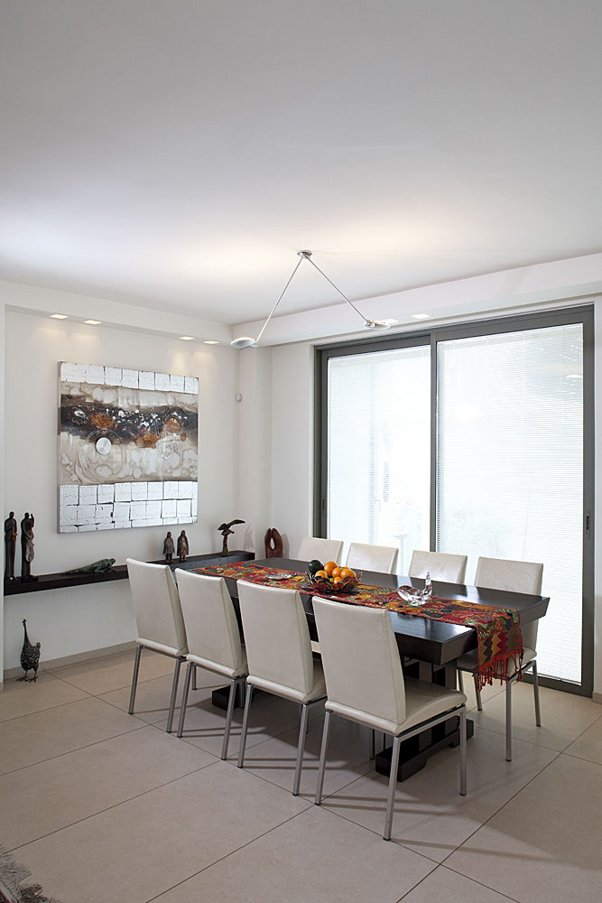 A Penthouse Location: Tel Aviv Architect: Dorith Jaffe Kaminker Photography: Binyamin Adam