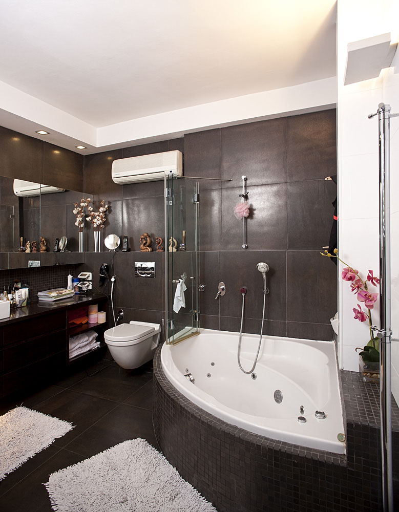 A Penthouse Location: Tel Aviv Architect: Dorith Jaffe Kaminker Photography: Binyamin Adam