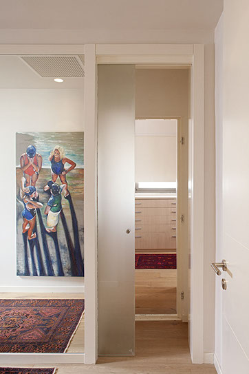 A Penthouse Location: The Mediterranean Sea Architect: Dorith Jaffe Kaminker Photography: Binyamin Adam