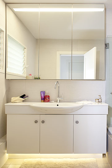 A Penthouse Location: Tel Aviv Architect: Dorith Jaffe Kaminker Photography: Binyamin Adam