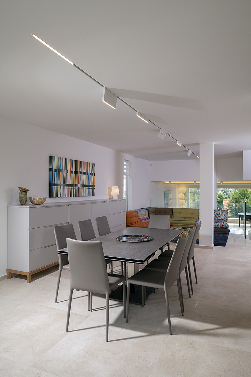 A Penthouse Location: Tel Aviv Architect: Dorith Jaffe Kaminker Photography: Binyamin Adam