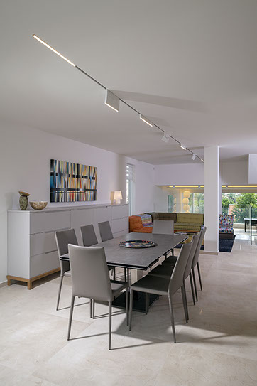 A Penthouse Location: Tel Aviv Architect: Dorith Jaffe Kaminker Photography: Binyamin Adam