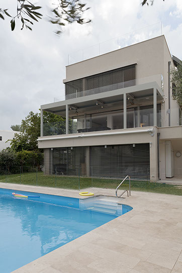 A Penthouse Location: Tel Aviv Architect: Dorith Jaffe Kaminker Photography: Binyamin Adam