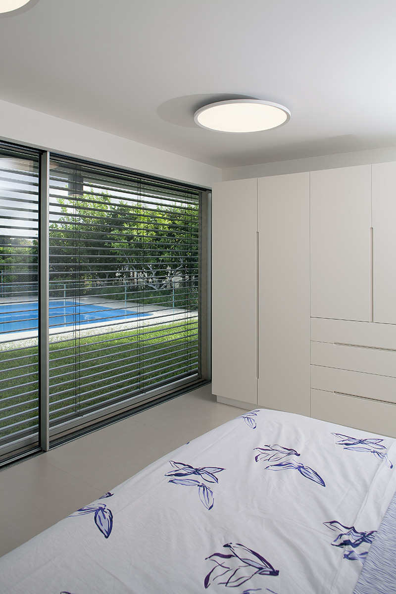 A Penthouse Location: Tel Aviv Architect: Dorith Jaffe Kaminker Photography: Binyamin Adam