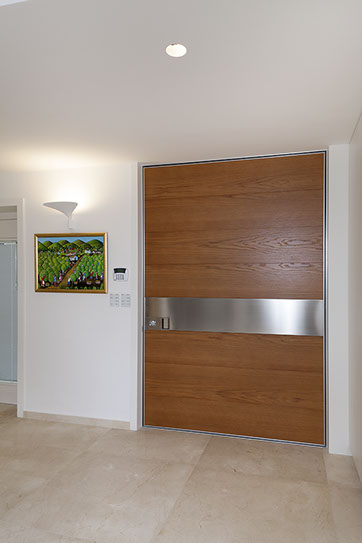 A Penthouse Location: Tel Aviv Architect: Dorith Jaffe Kaminker Photography: Binyamin Adam