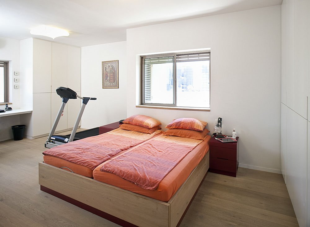 A Penthouse Location: Tel Aviv Architect: Dorith Jaffe Kaminker Photography: Binyamin Adam