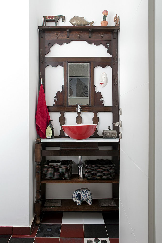 A Penthouse Location: Tel Aviv Architect: Dorith Jaffe Kaminker Photography: Binyamin Adam