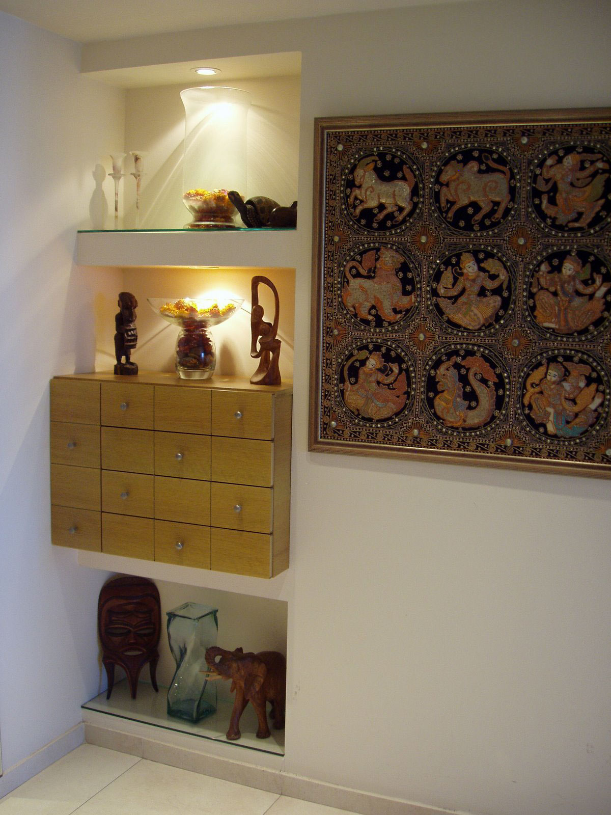 An Apartment Location: Tel Aviv Architect: Dorith Jaffe Kaminker