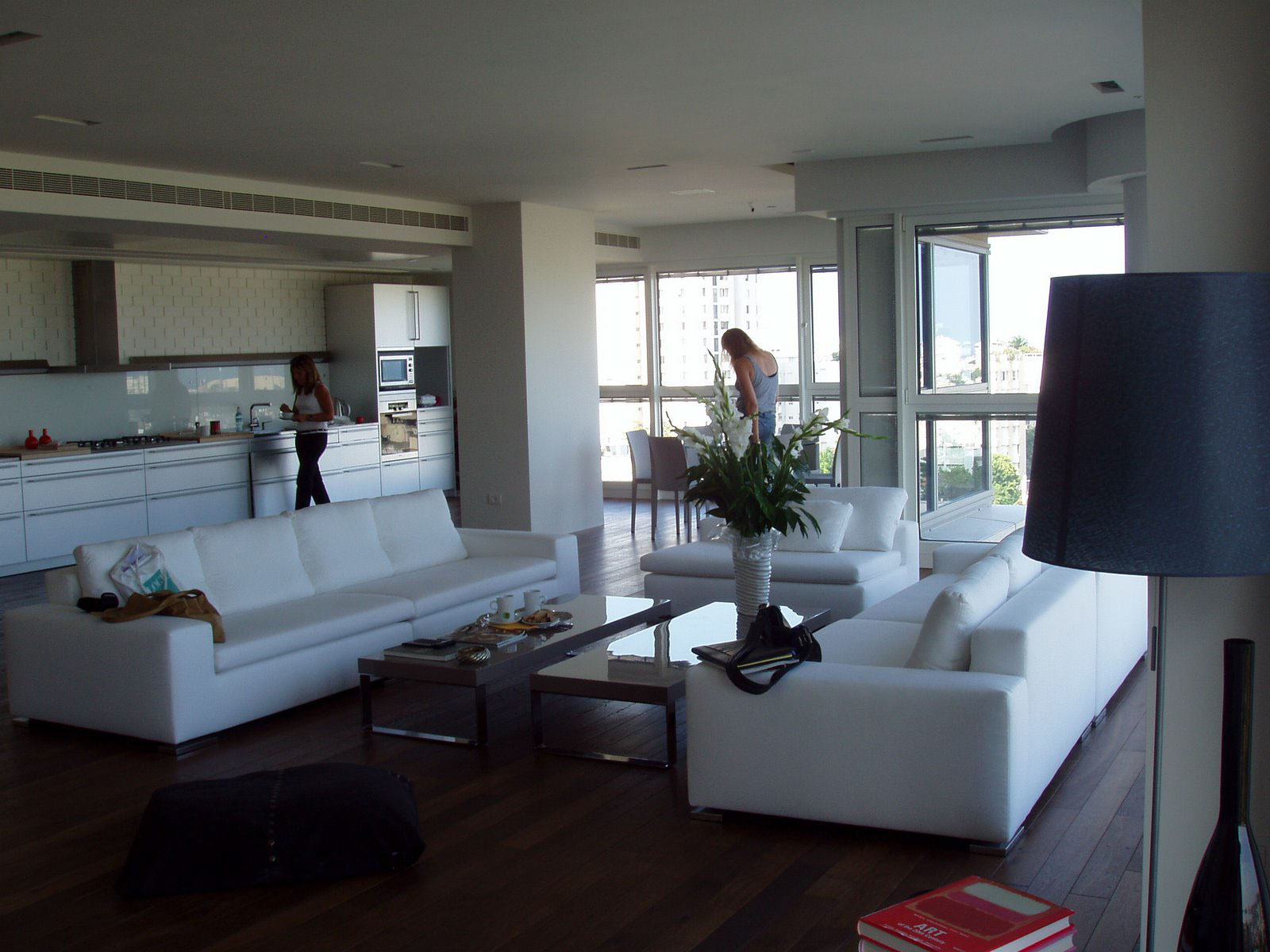 An Apartment Location: Akirov, Tel Aviv Architect: Dorith Jaffe Kaminker